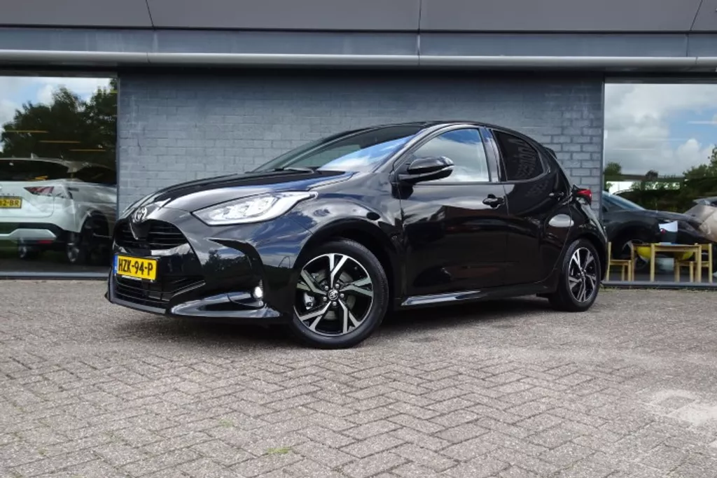 Toyota Yaris 1.5 Hybrid 116pk CVT Dynamic [Adaptive Cruise + Keyless Entry]